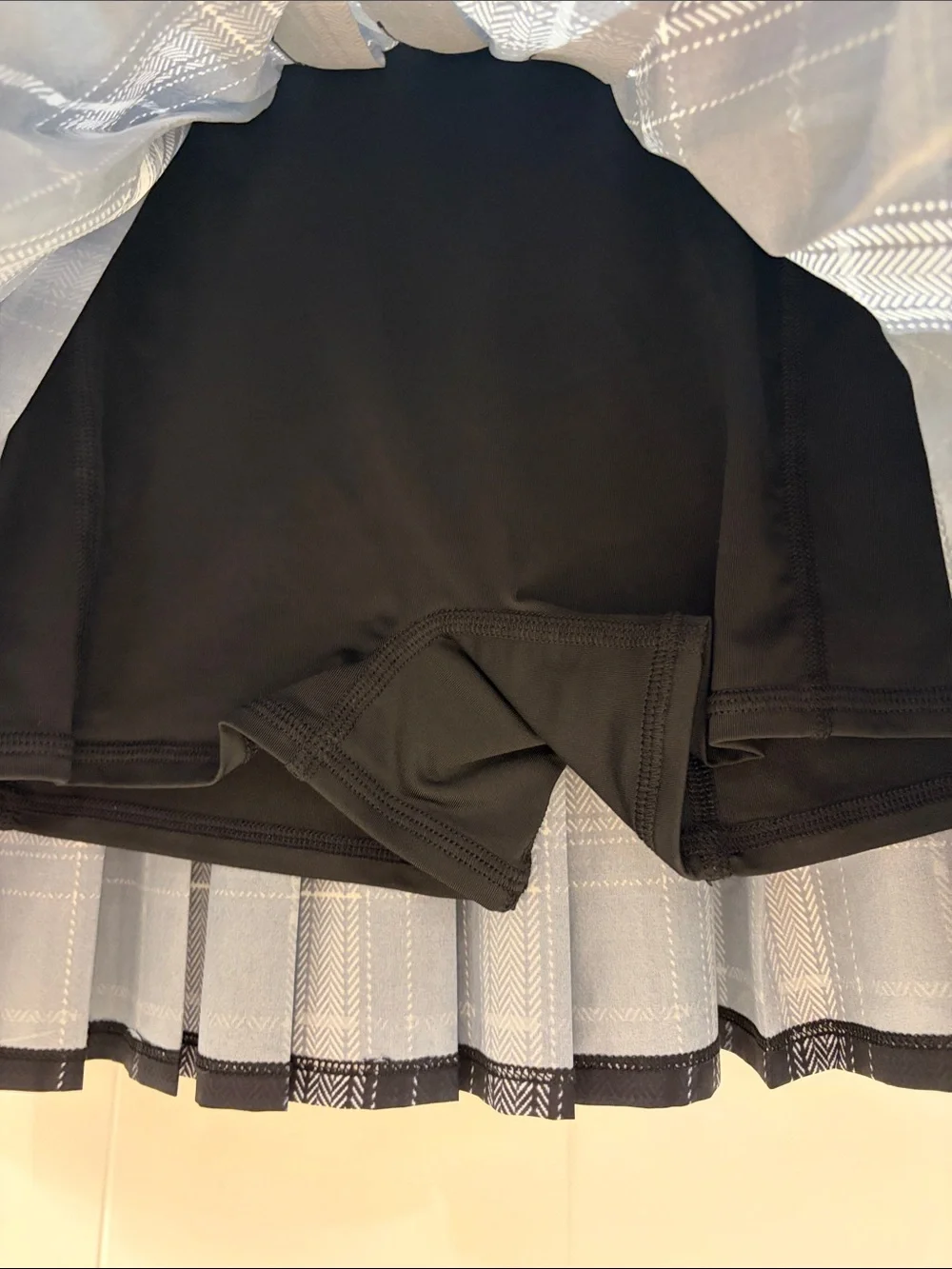 ALO Yoga Black & White Plaid Pleated Mini Skirt